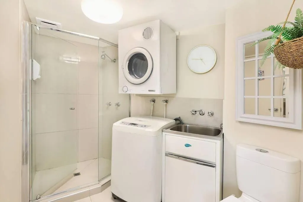 Central Mooloolaba Beachfront Apartment - Located In Sandcastles Resort 0*,  Ausztrália